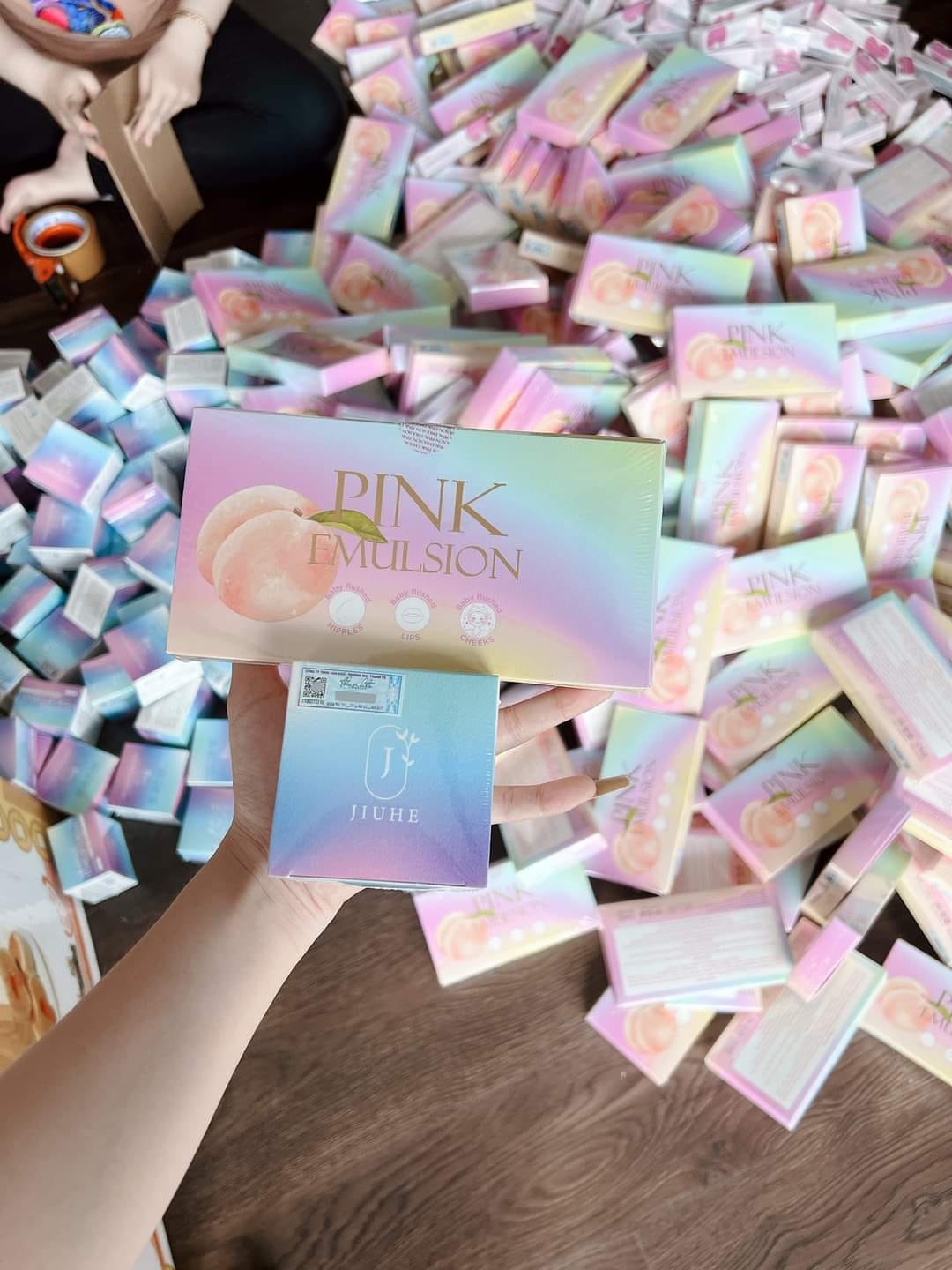 kem dưỡng má hồng Pink Emulsion Đánh má hồng cho thật xịn kem dưỡng má hồng Pink Emulsion Đánh má hồng cho thật xịn