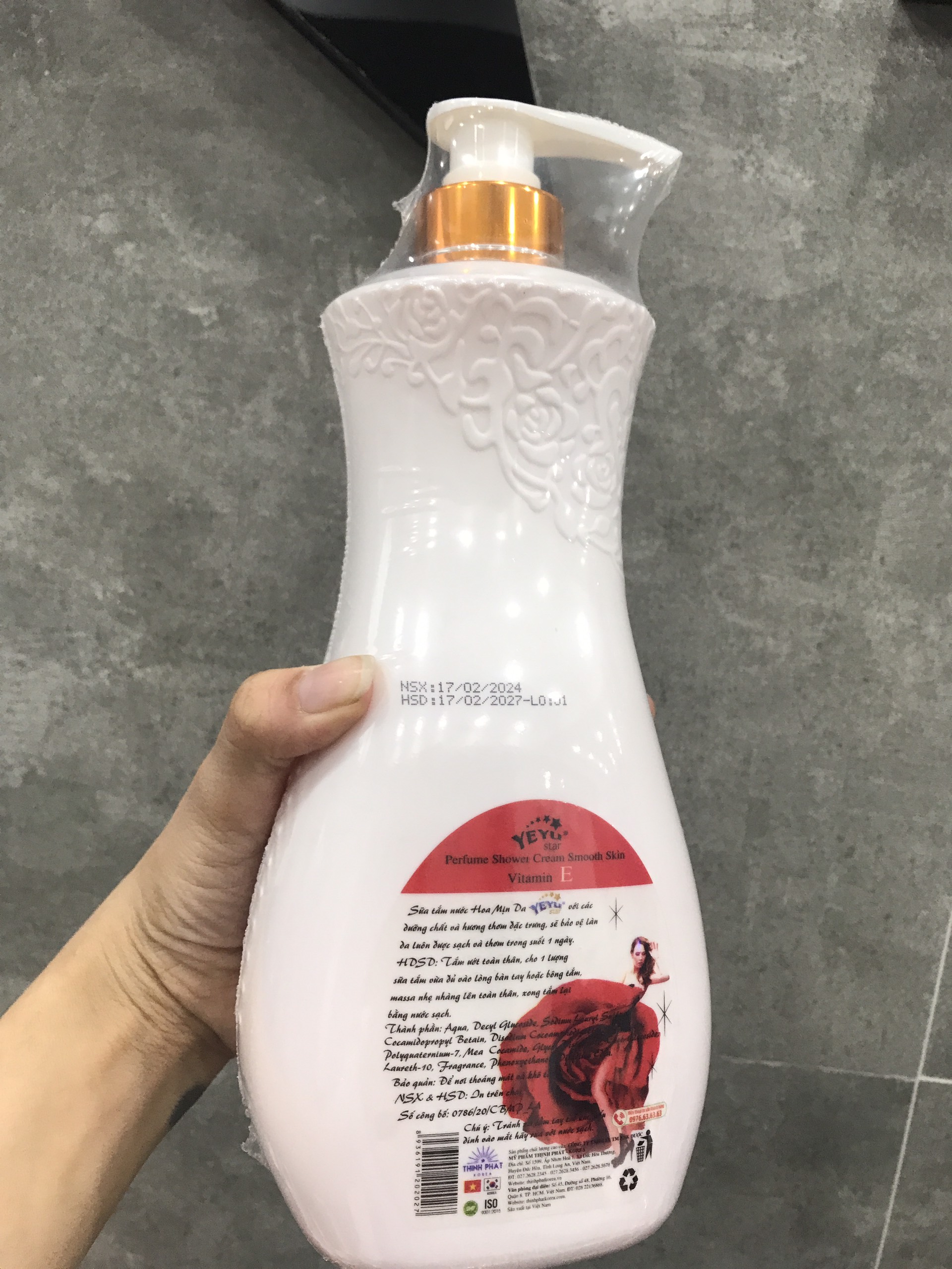 Sữa Tắm Nước Hoa Yeyu Star Hương Salome 1000ml Sữa Tắm Nước Hoa Yeyu Star Hương Salome 1000ml