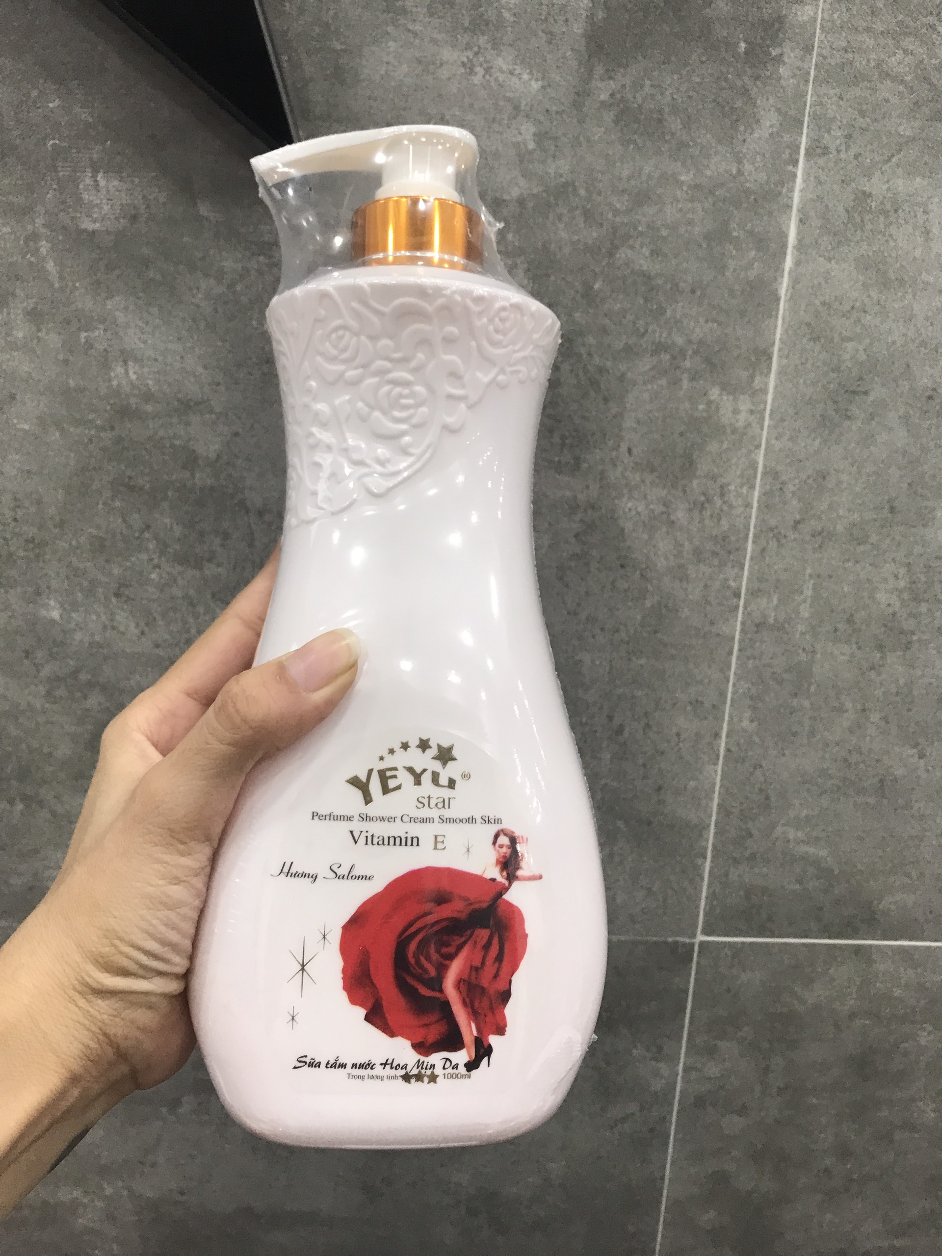 Sữa Tắm Nước Hoa Yeyu Star Hương Salome 1000ml Sữa Tắm Nước Hoa Yeyu Star Hương Salome 1000ml