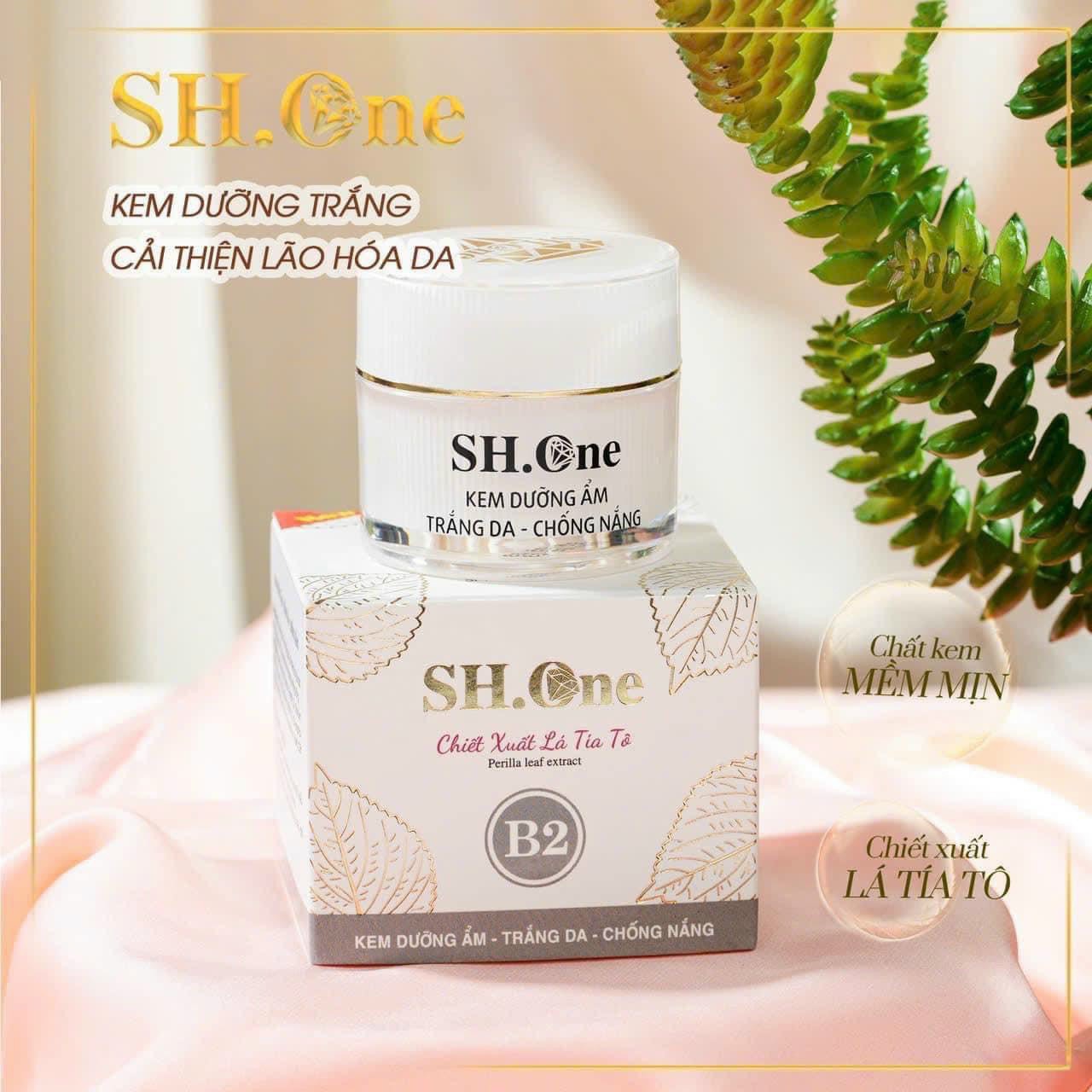 Face tía tô SH One trắng da chống nắng cấp ẩm B2 em về thêm số lượng lớn ạ Face tía tô SH One trắng da chống nắng cấp ẩm B2 em về thêm số lượng lớn ạ