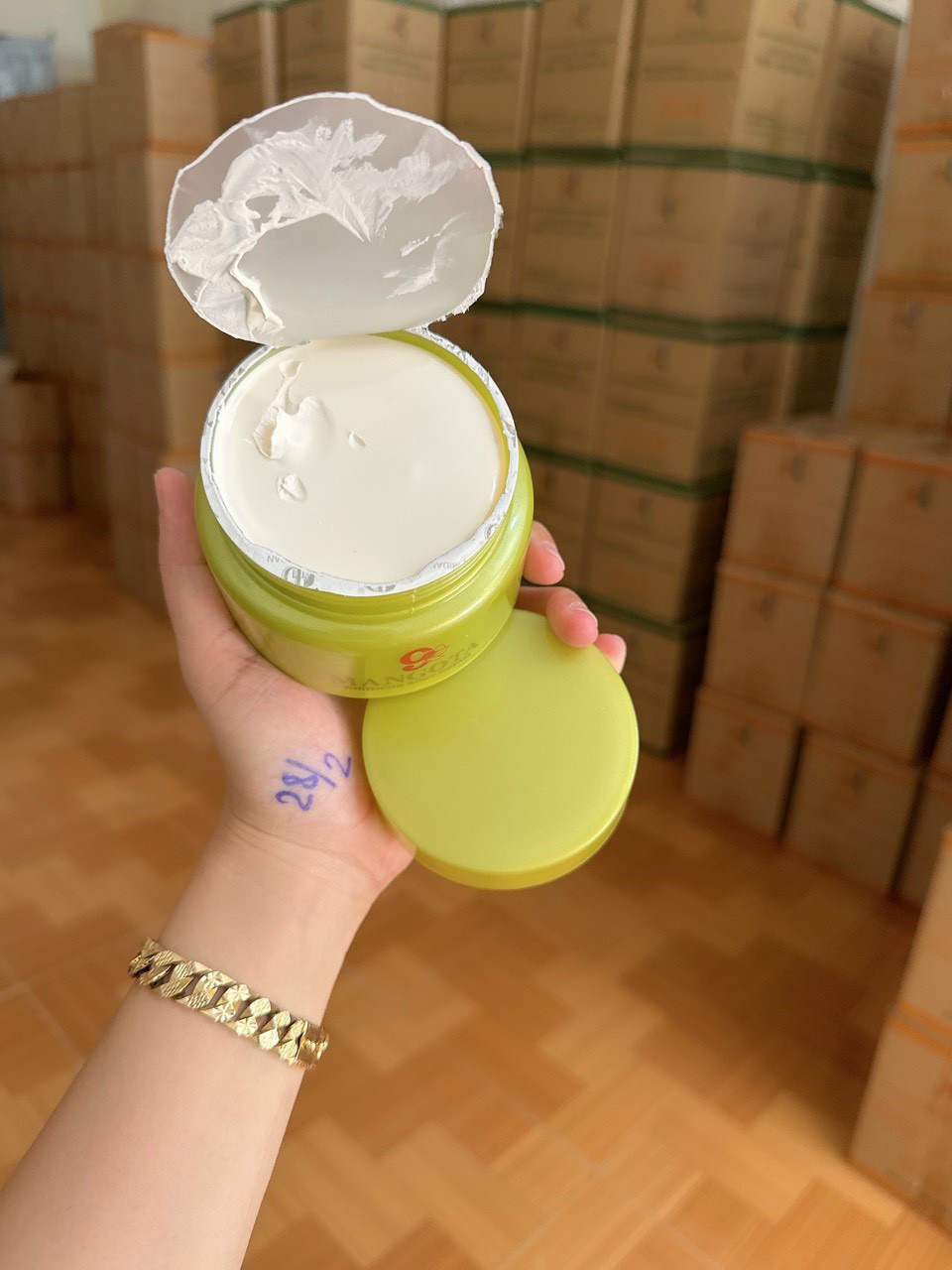 Body MANGOTA 9 trắng mạnh mẽ trắng cực kì Body MANGOTA 9 trắng mạnh mẽ trắng cực kì