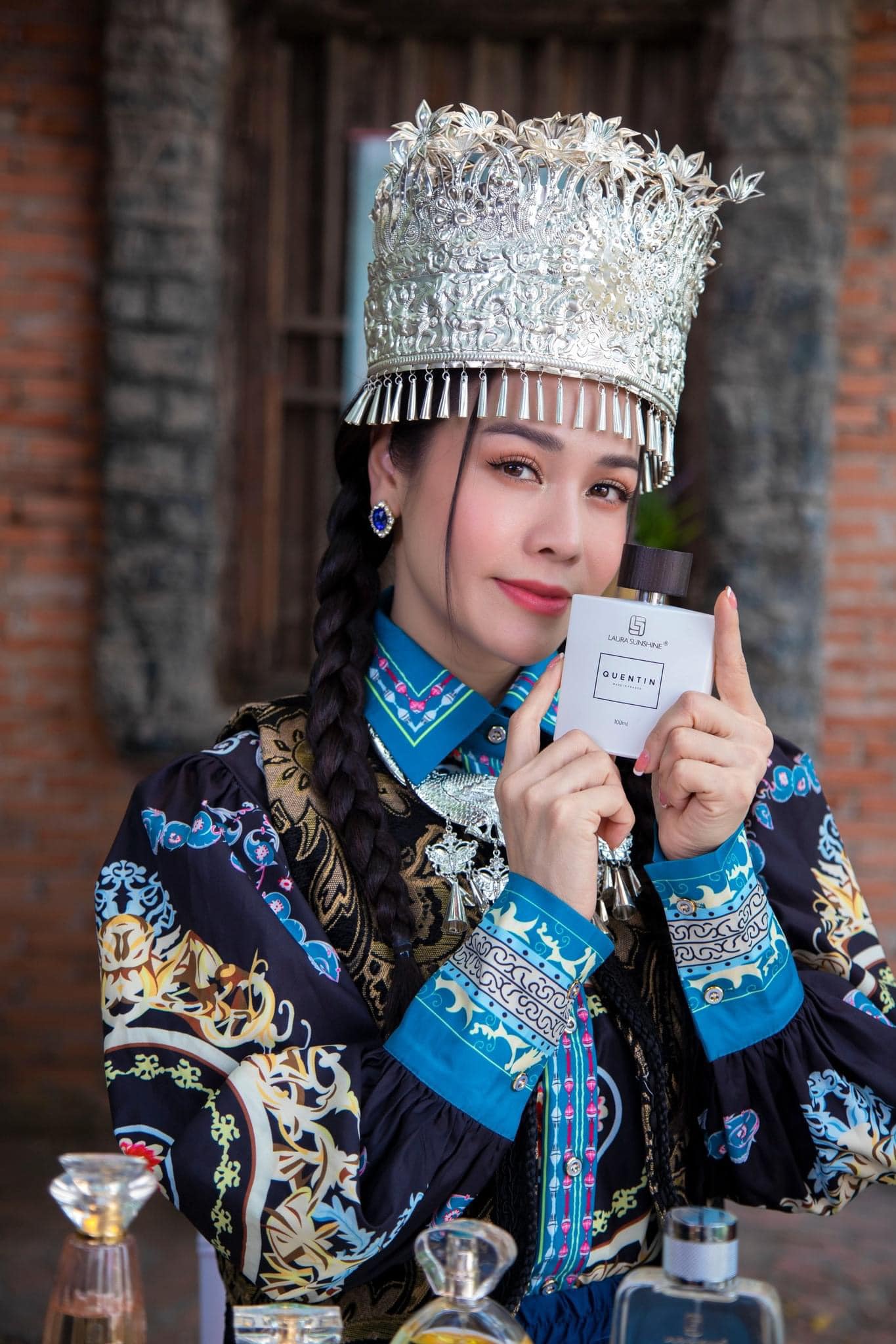 Nước Hoa Laura Paris Quentin - No.5 Mang Đến Sự Nam Tính Độc Đáo Nổi Bật Cá Tính Nước Hoa Laura Paris Quentin - No.5 Mang Đến Sự Nam Tính Độc Đáo Nổi Bật Cá Tính