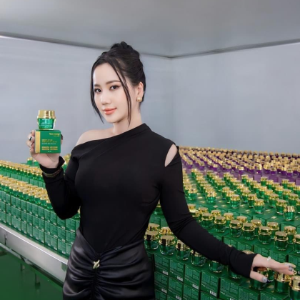 Kem Face Xanh Dưỡng Trắng Da Soo Young Mini Green Algae Whitening Cream Kem Face Xanh Dưỡng Trắng Da Soo Young Mini Green Algae Whitening Cream