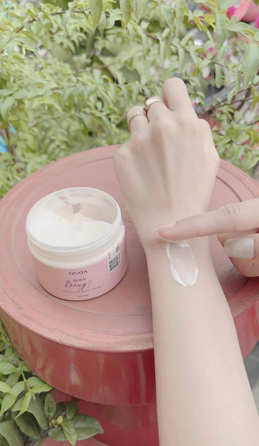 Kem Body Bông Onaya 150g dưỡng trắng siêu mịn cho body Kem Body Bông Onaya 150g dưỡng trắng siêu mịn cho body