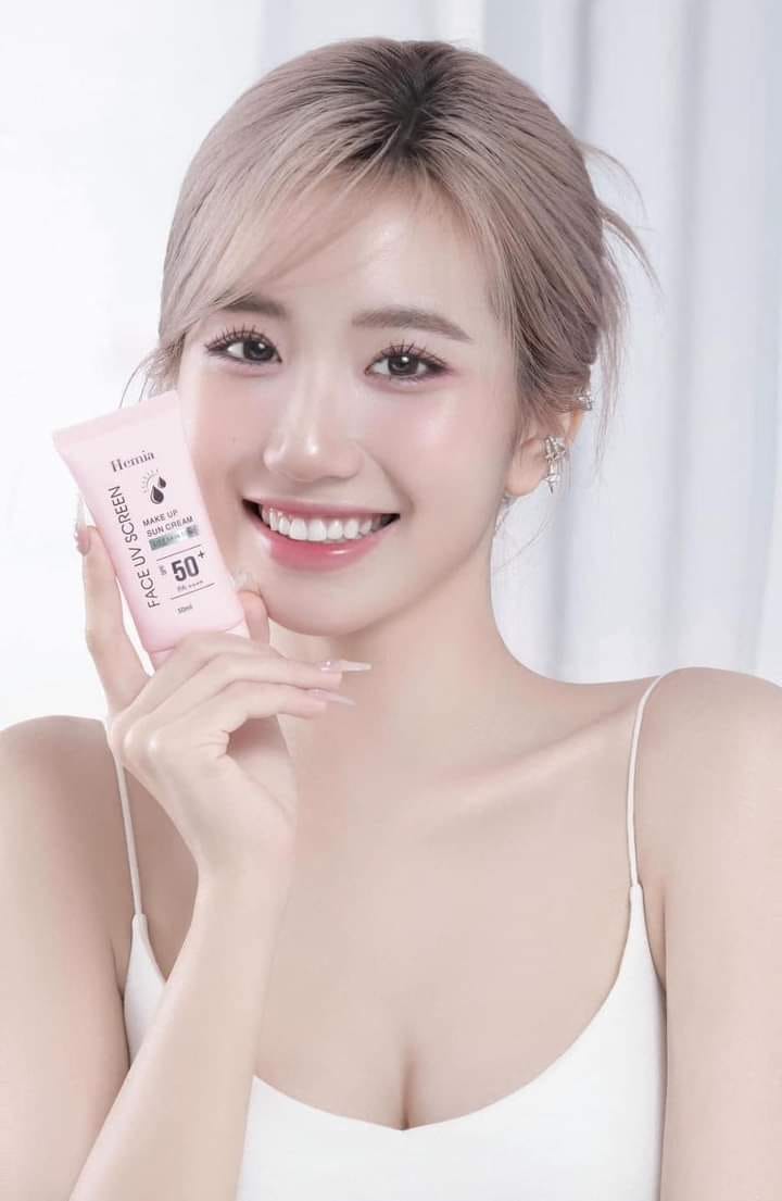 1 chiếc kem chống nắng vạn người mê nè Kem Chống Nắng Hemia Hàn Quốc