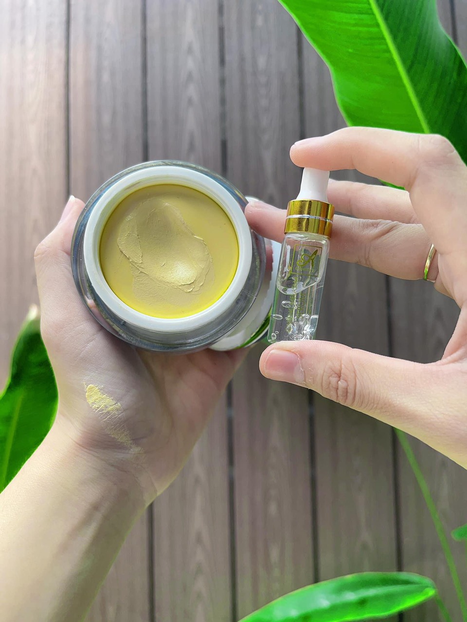 Face nám Nhân Sâm dưỡng da chuyên sâu lâu dài giúp làm mờ các vết nám tàn nhang đồi mồi Face nám Nhân Sâm dưỡng da chuyên sâu lâu dài giúp làm mờ các vết nám tàn nhang đồi mồi