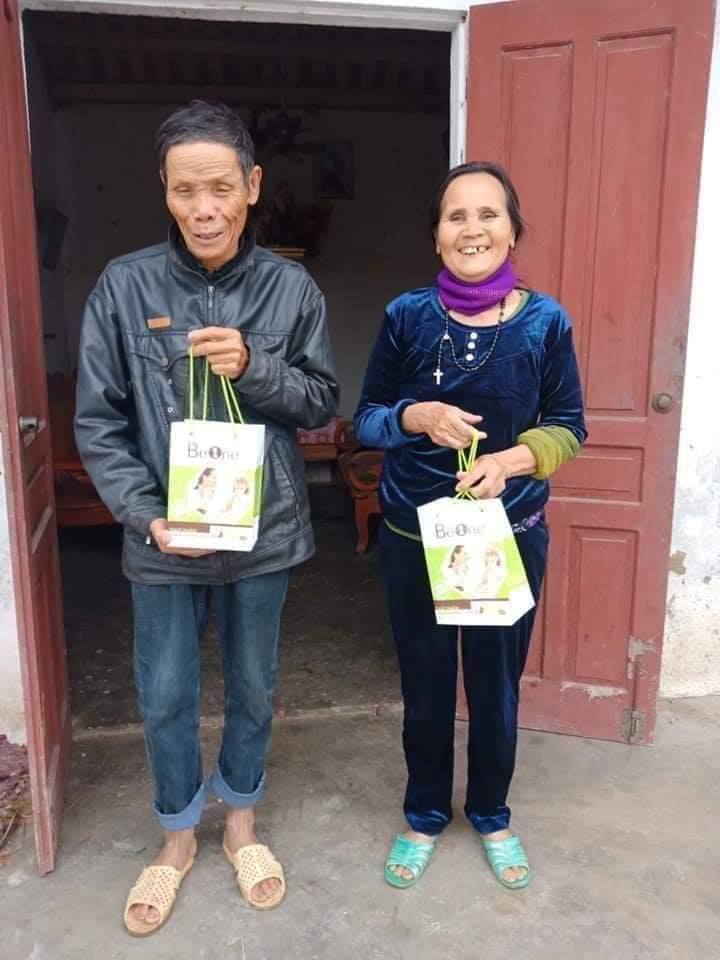 Biếu cha mẹ tiền triệu, không bằng gửi tặng Beone yêu thương