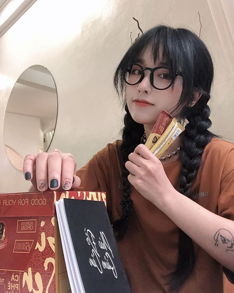 Là con gái sinh ra đã khổ, thân hình đống mỡ lại càng khổ hơn