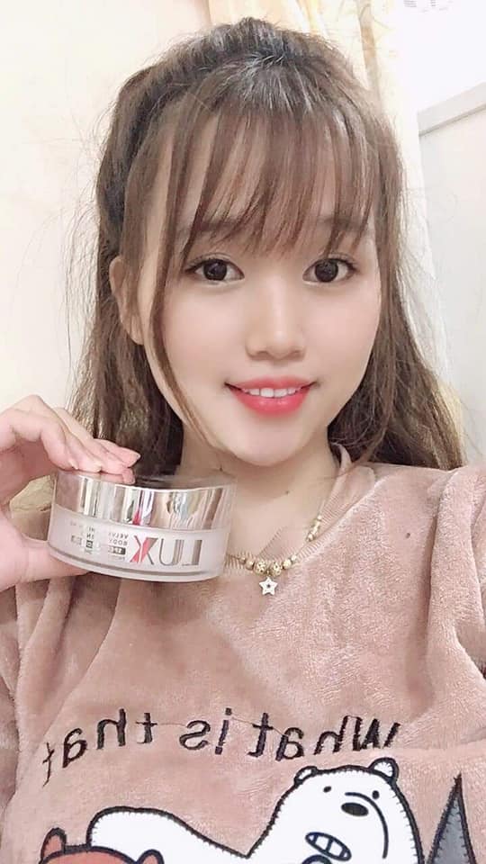 Con gái phải trắng, da trắng thì mang gì cũng đẹp