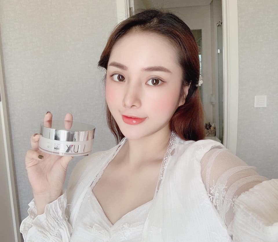 Kem Body Lux được chiết xuất từ tinh chất Yến Tươi kết hợp Collagen