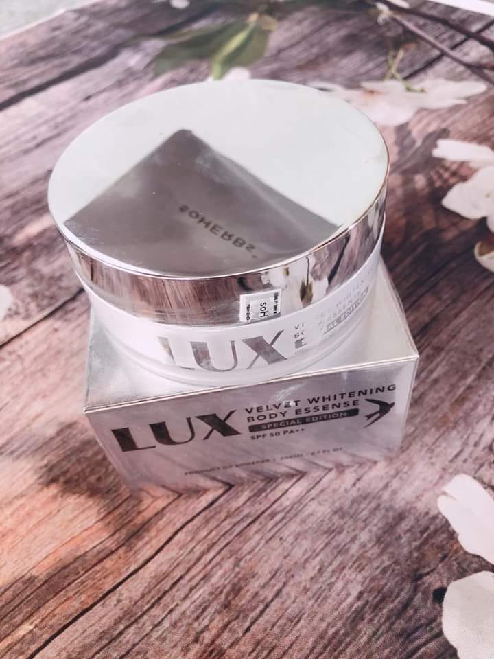 Hot girl tin dùng kem body Lux