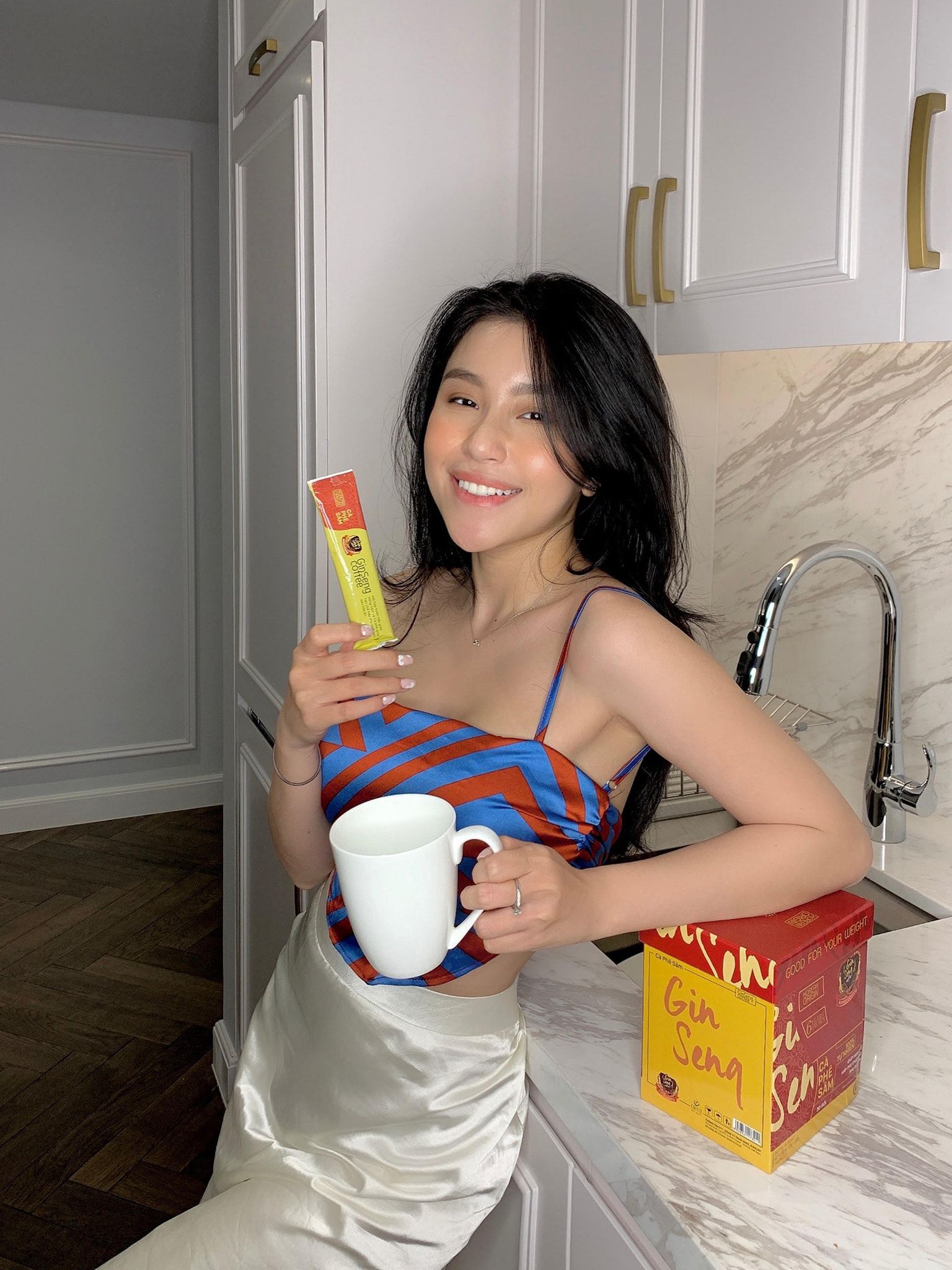 Các bạn có nhận ra cô nàng youtuber xinh đẹp này không?