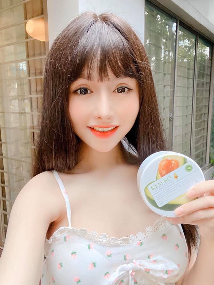 Mình là con gái việc của mình là phải trắng và xinh