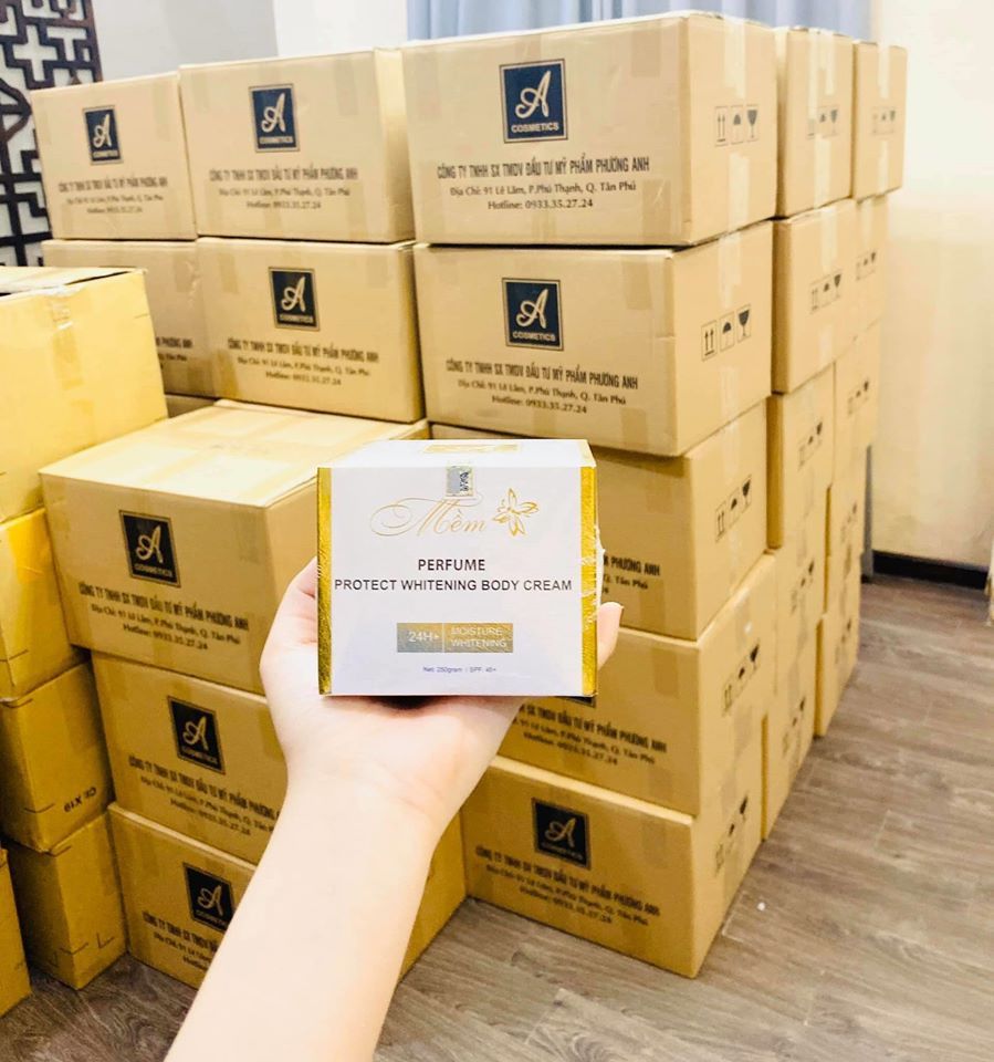 Sử dụng kem body mềm - Sáng thức giấc thấy sao đẹp hơn hôm qua