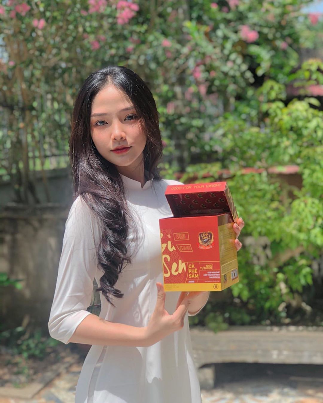 Tự tin áo dài - khoe siêu vóc dáng với cà phê Sâm