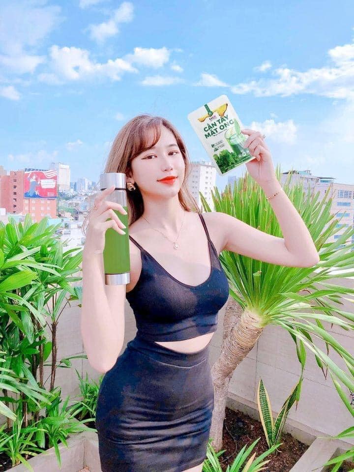 Mỗi ngày 2 cốc nước ép cần tây mật ong, dáng khỏe, đẹp da, cân bằng cuộc sống