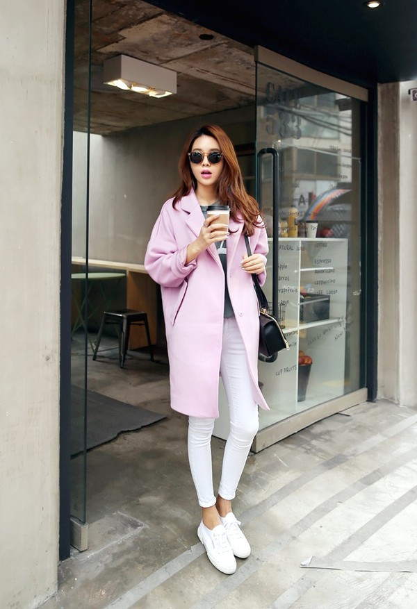 Tết năm nay phối đồ đi chơi màu sáng là như ý